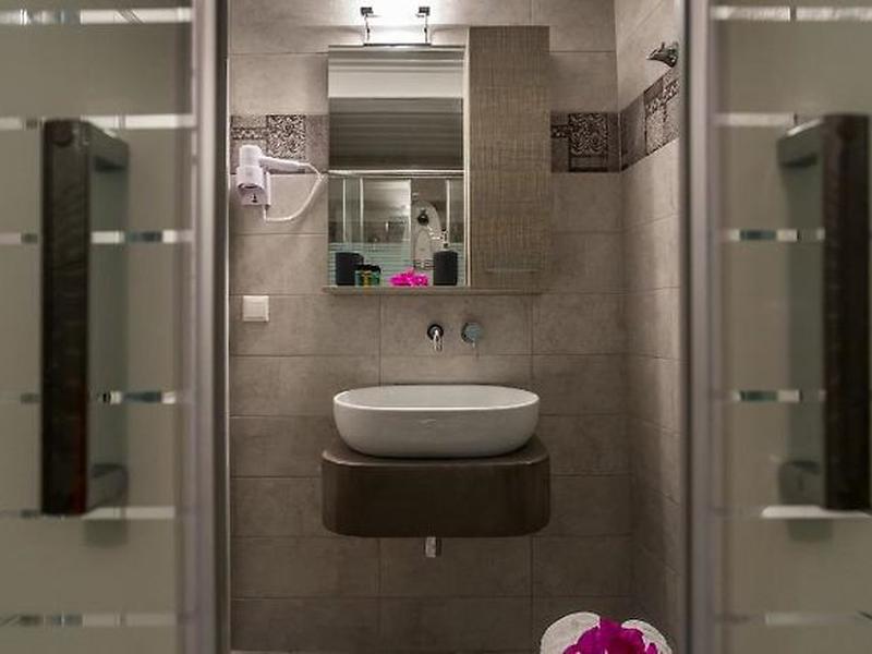 A3931EFFF090ABD169267A680BEF6CA1