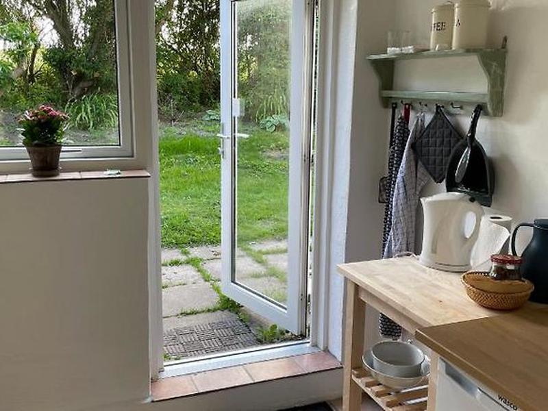 22842E8E15A3E7B9C4F06E3A5318453C