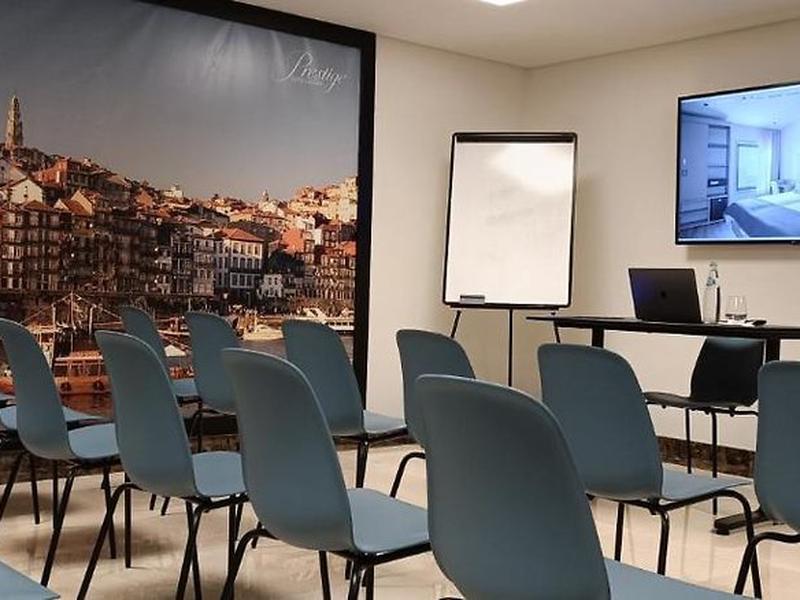 446EB2B530C183063D67F775D2339748