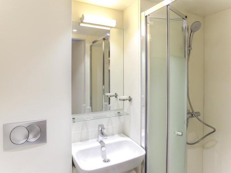 E198DABBBF47A30867A8B3A501FD0E66