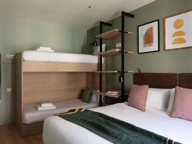 2EFEE6806D857453EC8CC88D07B21272