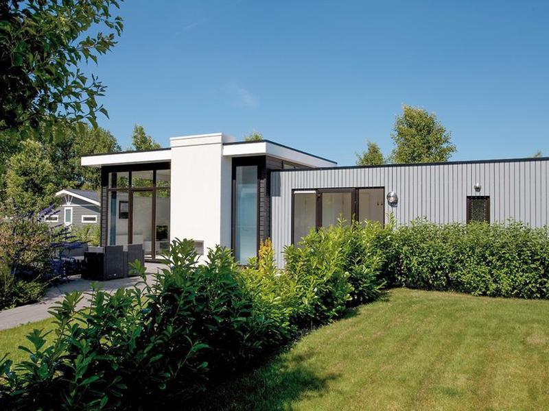 6FEE8295E822DAFAD6C66139AE9077D2