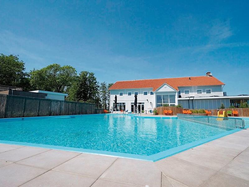 3ADCD778B7DE08304E41E002C37D1094