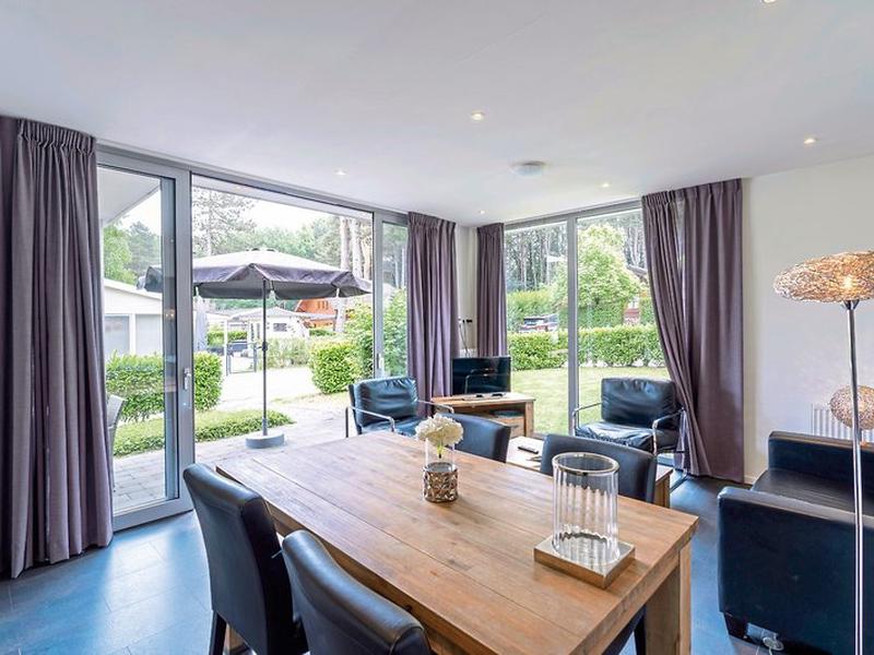 B0592F4F0007AE277D1EF755ED44397A