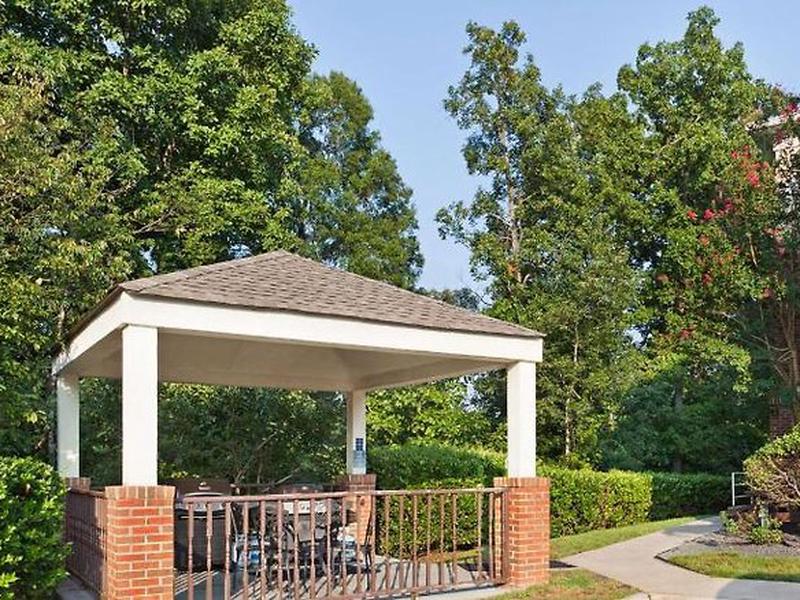 CC9531822DC77456C923835FD3015BBF