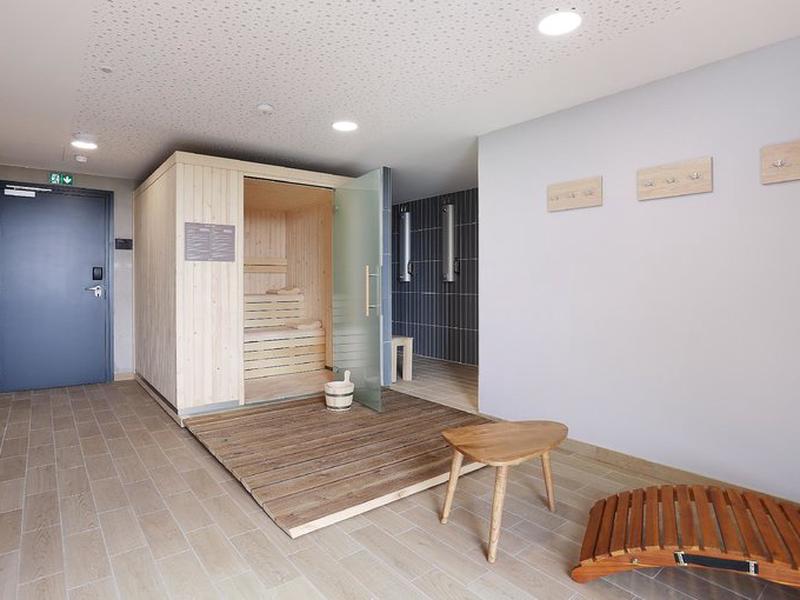 F33203B13A7977938F2402BDE39442DC