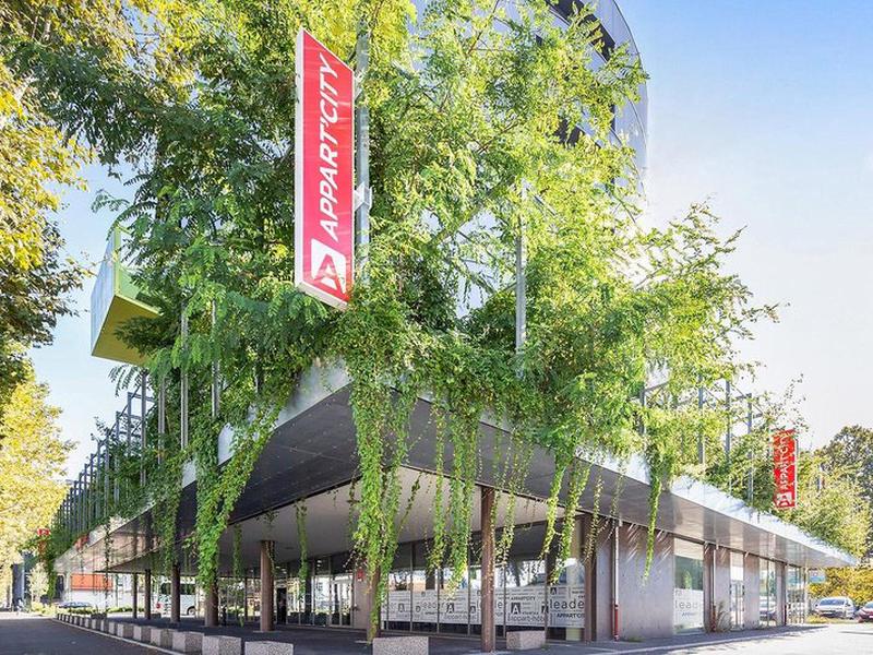 B622F17F9E6546FC66D9586676BF640E