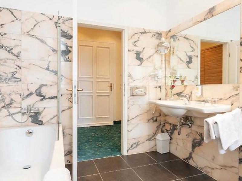 A9DC9C799BB64B7712250C72A0285B46