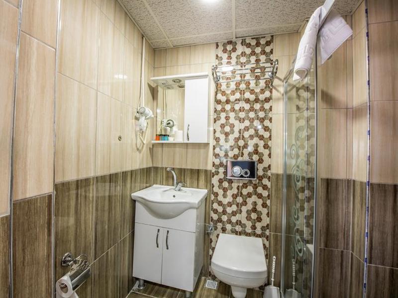 B6BF32186F3D81003668F3C19330DFA3