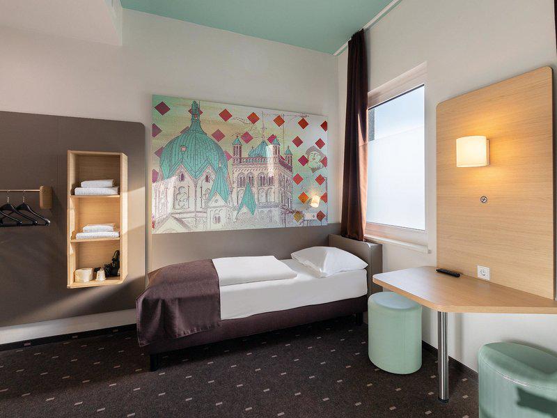 07EEC6CF1810619A14A9918338937BB2