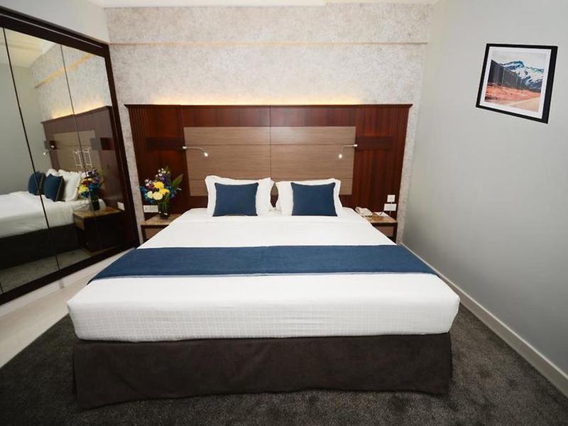 930B60FDEEBA6B1DF4DFFA53AB18902D