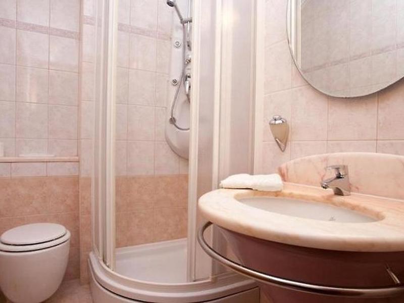 B13B0505D98FBEA324E73F10F81051FA