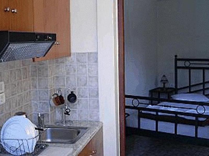 00182599D6991EBE42A3F4F93CD7E1BE