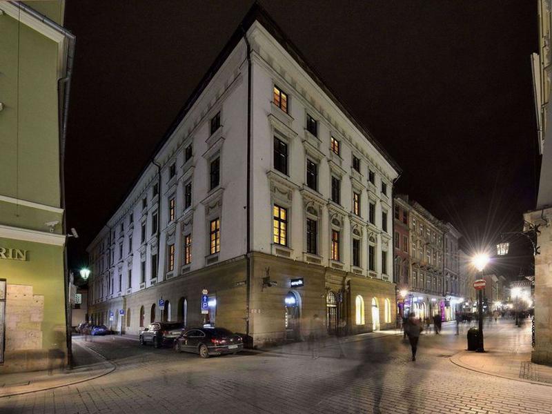 FAEA6DDE25B48C4A15178D25D2AC44DA