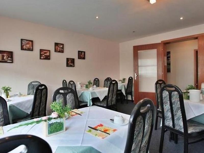 E69B0AA59208B3E2AEC37C6AF27C9E3D