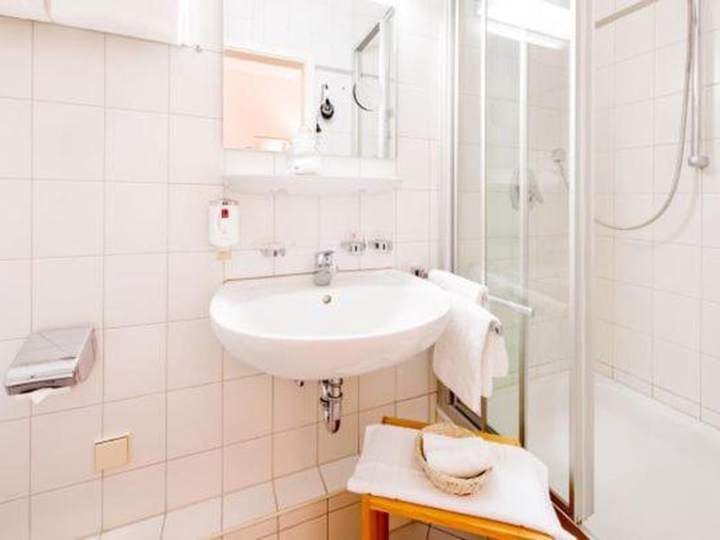 8FC94A28B931D7A0DD42B7D6F8FDA52D