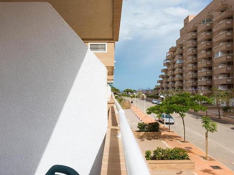 4200573DEC4C410A0B0EFF726CDCE745