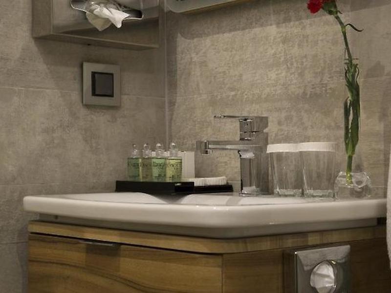 433C3E01D2233E54C368CB8B87C7DCDB