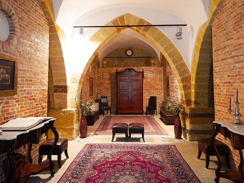 F583491163404AF7785A4BB2BB0AA075