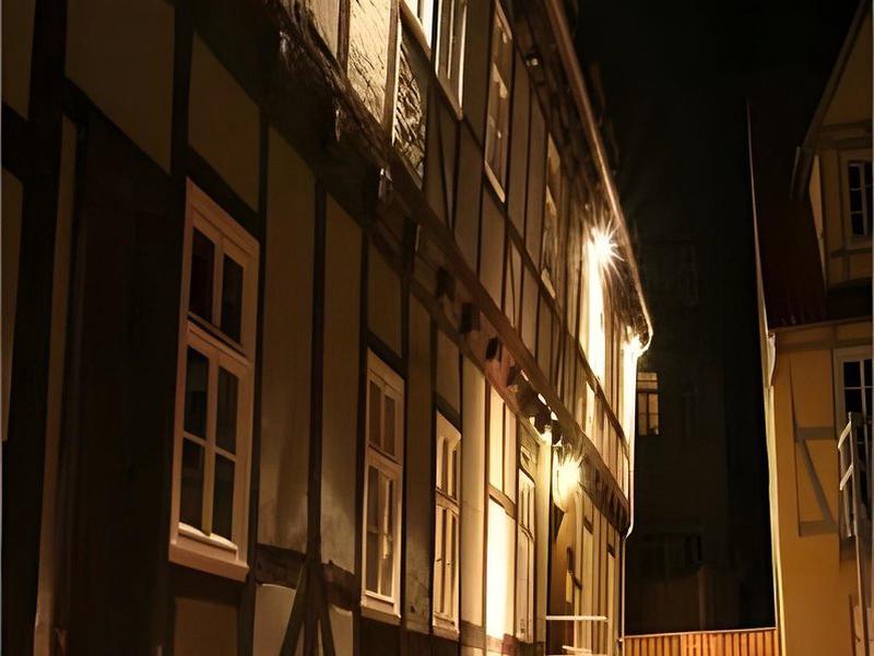 5FC9337835BA0C242E6D56BDF624333E