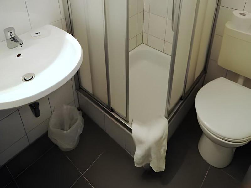 CDC3FAF44D4B4F01313964FC93C062DC