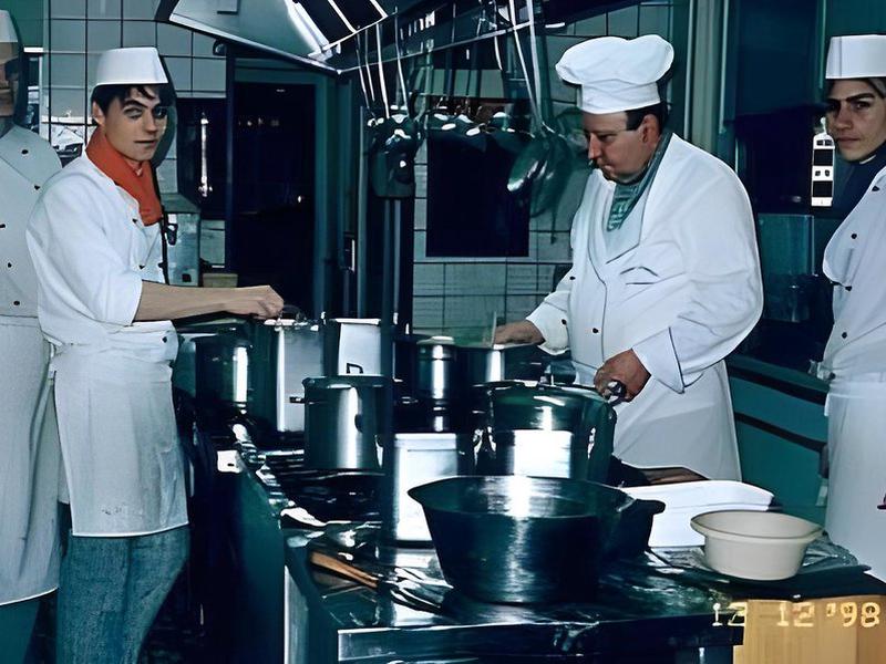 BBB3D93AAD64D8280BB62F821C4D2B32