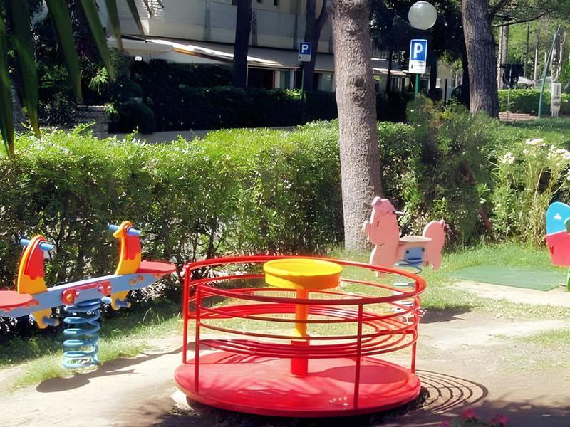 4E6C7A93D8307279A03C7D5ADCF51987