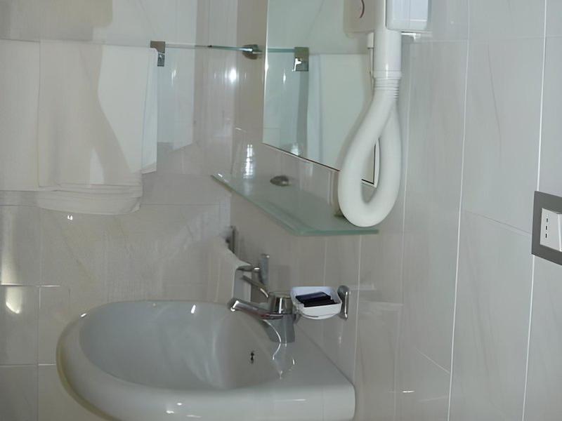 B360A755EED659FB5172122778D077DC