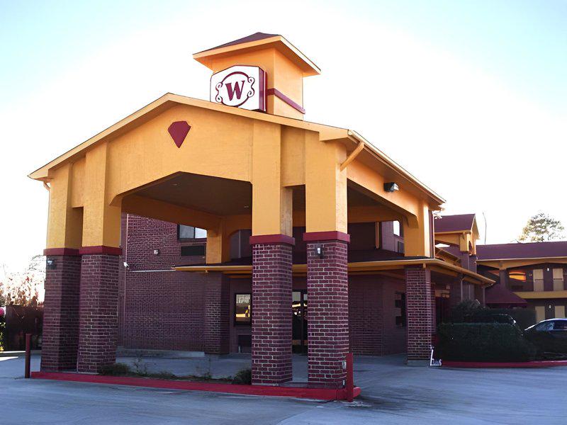 81EF6496D0F95B74D333370053A4FF2D