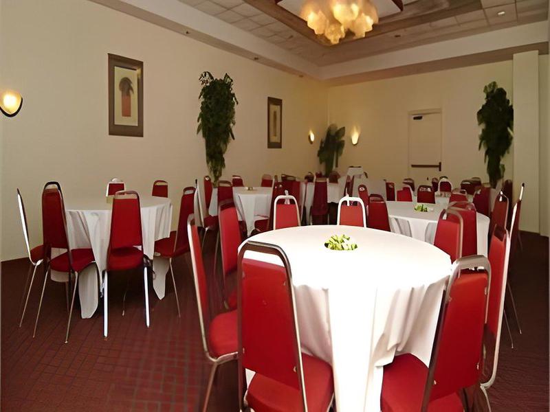 42606D830F3E5833369D973299D0C7C8