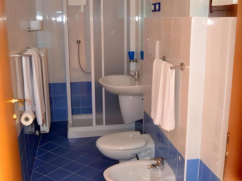 C105FA4E526F245E5D783F68B1AB710F