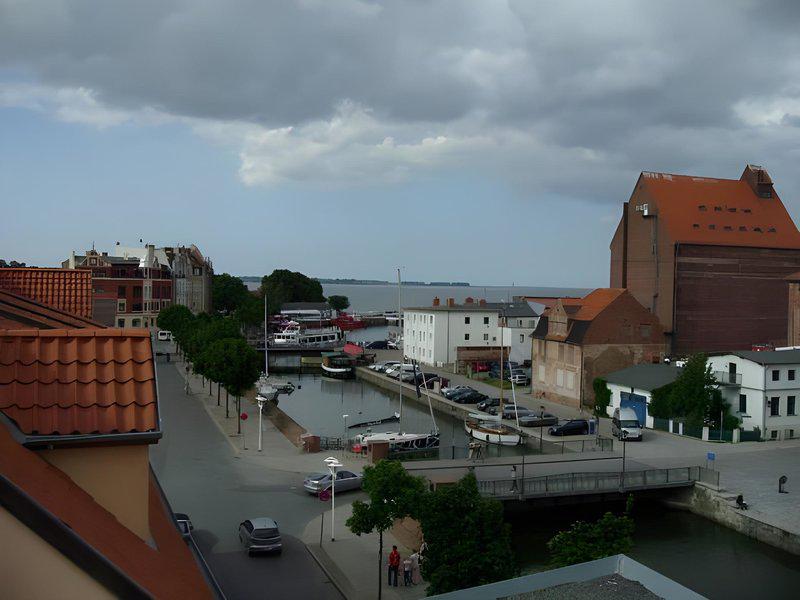 8C152028FF76A9A876548E3F551DA3B5