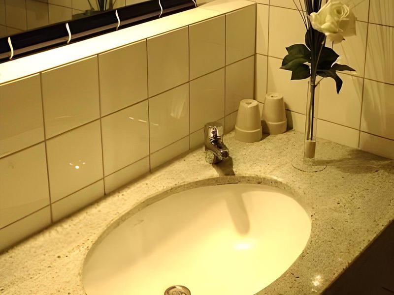 522759F94CE81FE83A1AD81DC87BDBF0