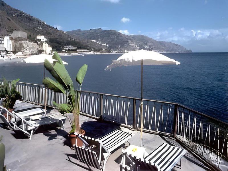 57B11D48C1E27FE4201BCEAA326F66E1