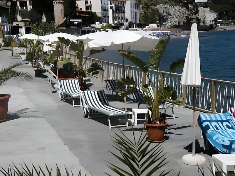 AC43976DCBC3BE54F7D003D01D8A3D2D