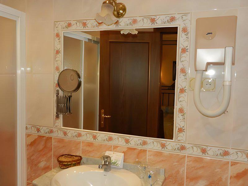 4F7F122FF4D1726E0FDD46355520402E