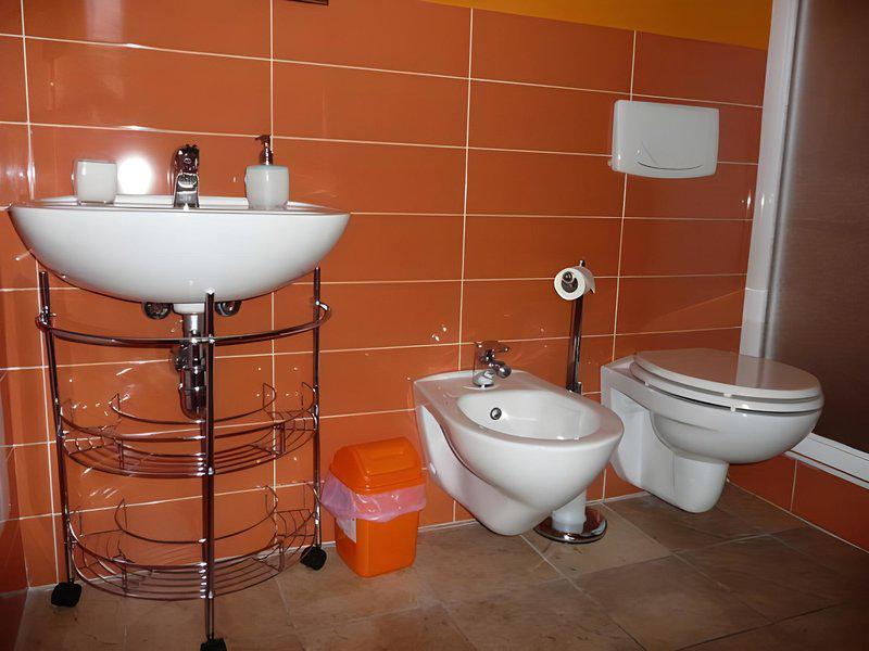 B9C851594F446411097B59B94B0342BD