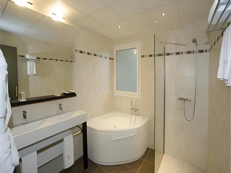 D2E333A10A64874E591B5BFF13F10049