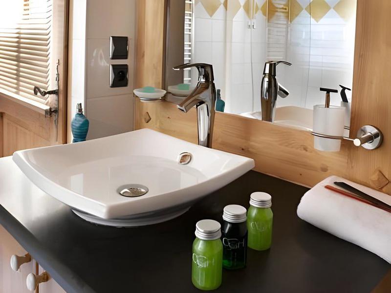 3E8084E2E2C1FC30703BB39584F3D84D