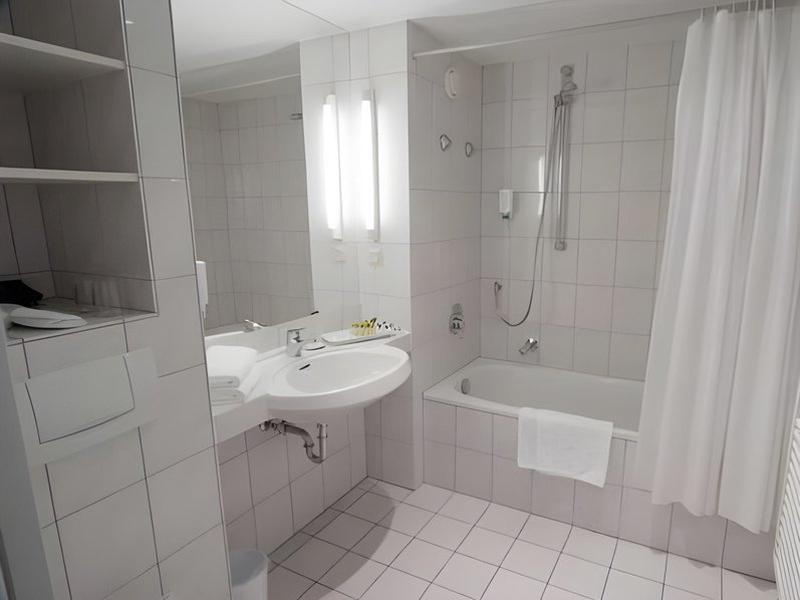 913A33FF8A08EF96E36AB05FA44FD3C7