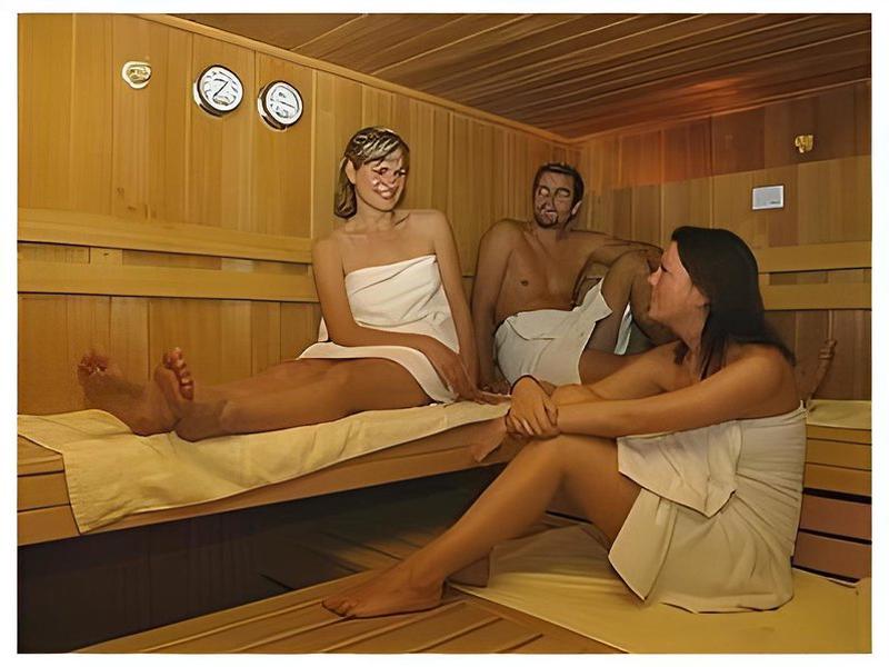 E5A8A9D350549C58E7C453A4537B94E1