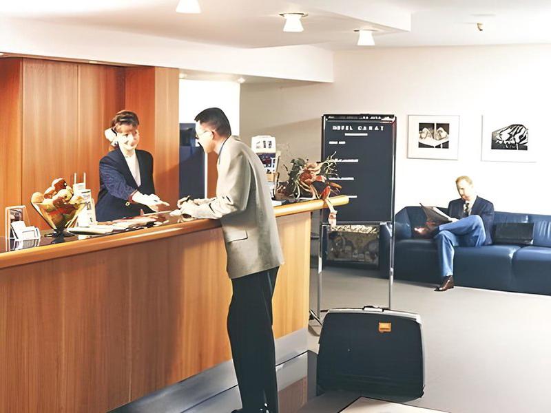 16B6870B892225D277580AF71D41CD68