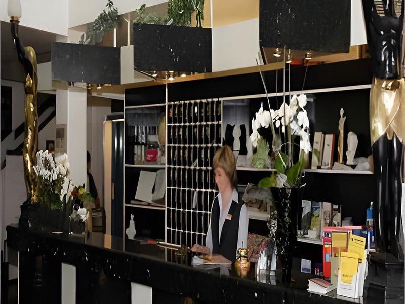 6768AEB86089E4AEECE0EE3AFDD261B0