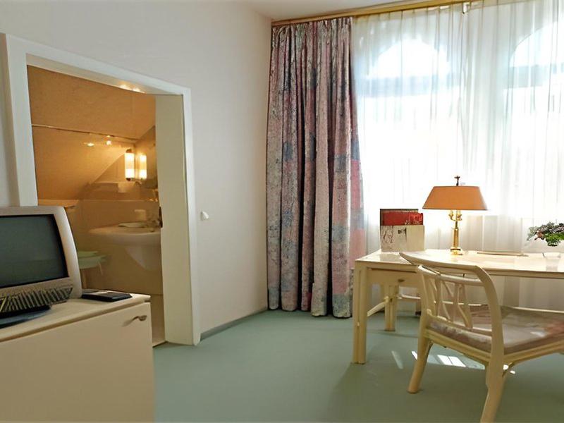 E9C0668B7DECD6411F7F96ECC68D6C4C