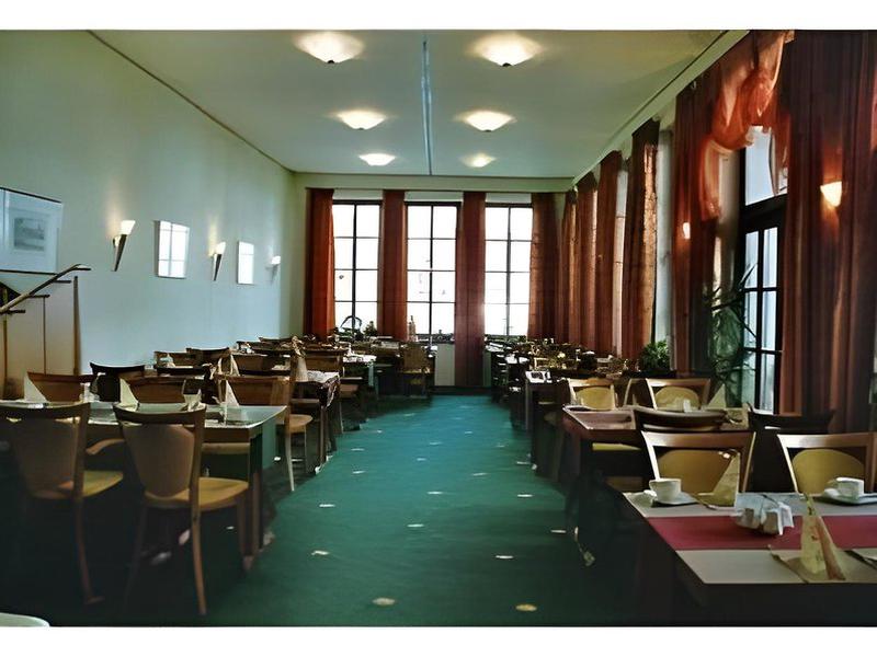 942BDC9A7E4ED239598B90BF29B0072B