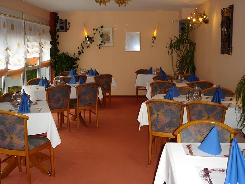 19FB16CC02274132EA6E75E4F6320128