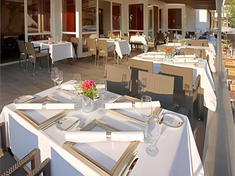 8E6C596E27C8E3824DB3667EFCFBF584