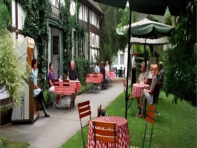 0F65BADCD93713019E9B4AA90B1A4B2B