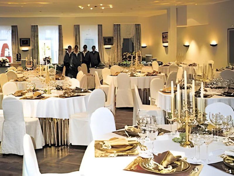 00C00799E7288EB58BED2CB4D8449FF6