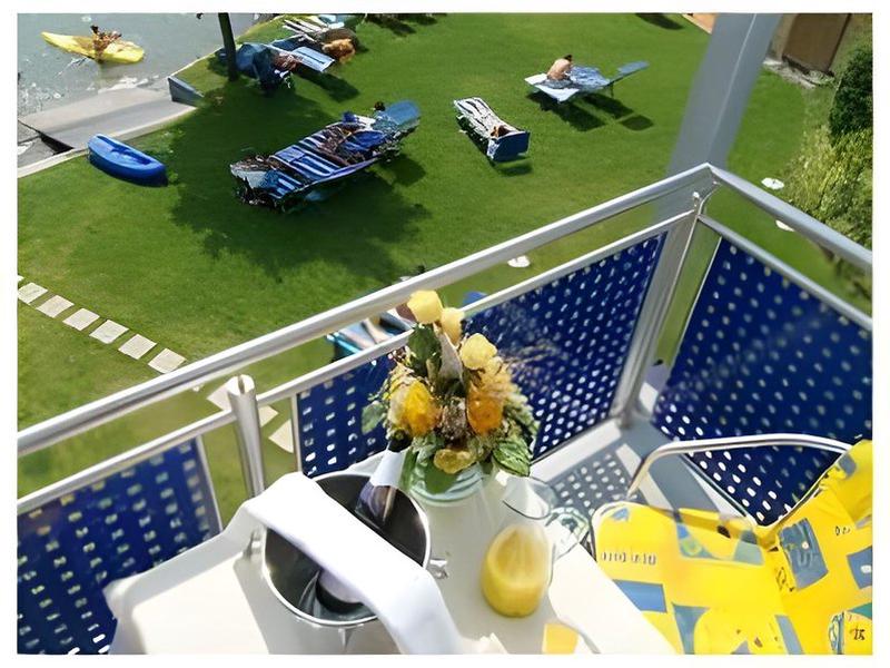 0927507C6F07BECA92833FAD67E9EF93